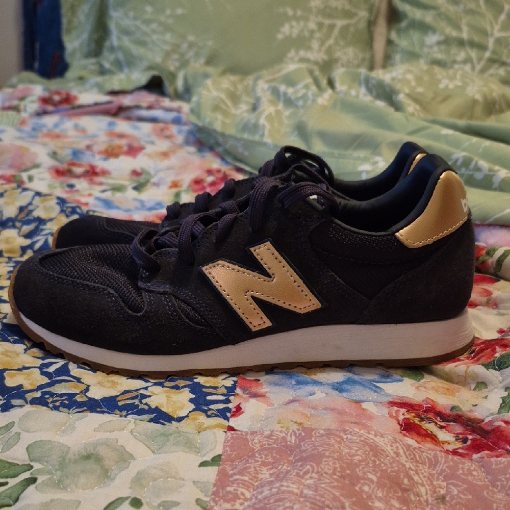 New Balance 520 Sneakers